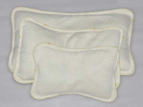 良木淡黃色枕頭