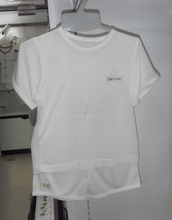 娃愛的蓓蓓圓領(lǐng)白色夏季套裝