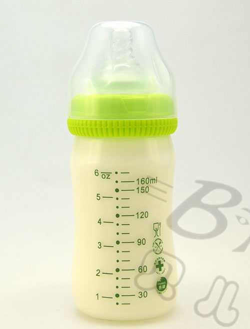 貝兒高yinge奶瓶青色160ml裝有奶粉反面