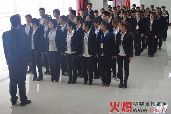 �y�ֲ��M������(chu��ng)�����{��