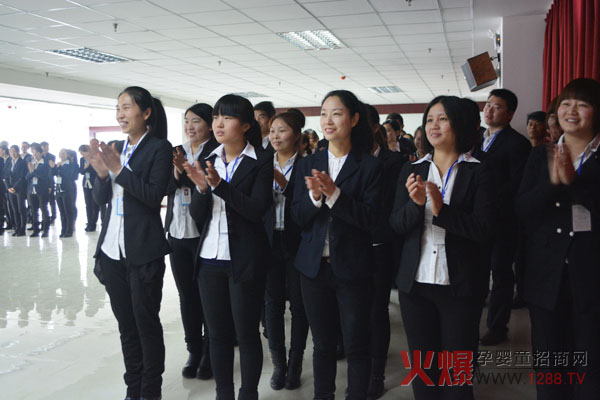 ��Ⱥ�ɐ۵��ˡ����𱬾W(w��ng)ȫ�w�T��