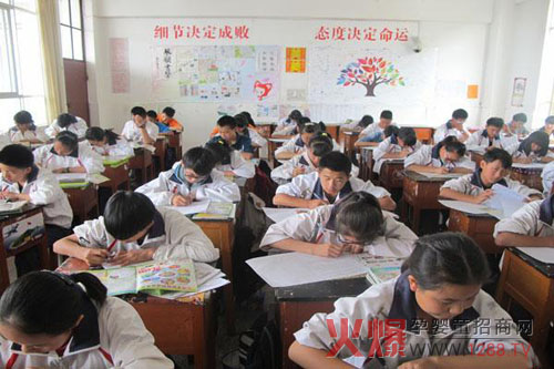 ؐ����������ӛ������ԇ�cDHA֮�g��΢���P(gu��n)ϵ