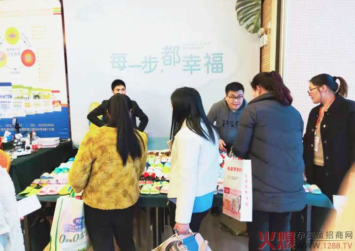 ÿһ�������Ҹ���ĸ�����۷��(hu��)����վ�����չ٣��Ҹ�����ͯЬ���ʱ��F(xi��n)�A������