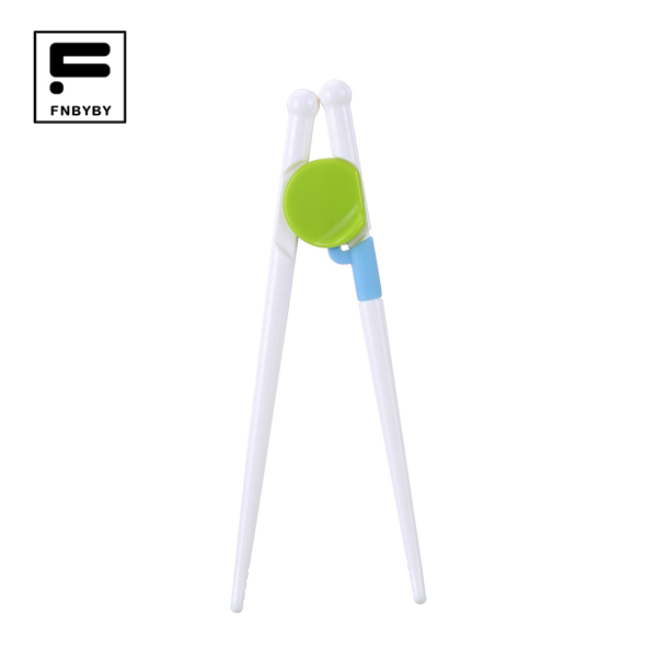 菲尼貝貝寶寶練習(xí)筷子.jpg 菲尼貝貝寶寶練習(xí)筷子.jpg