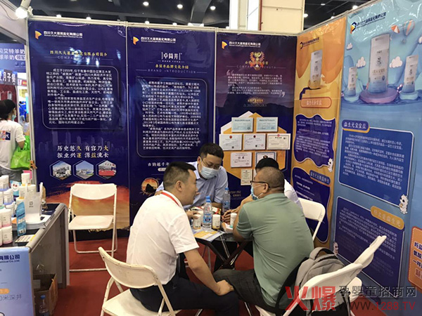 �v����׿Ͳ������Ԫ�}���ǽ��������R��ĸ���Ј�(ch��ng)ȫ�հ�������ʳƷ���L(f��ng)����