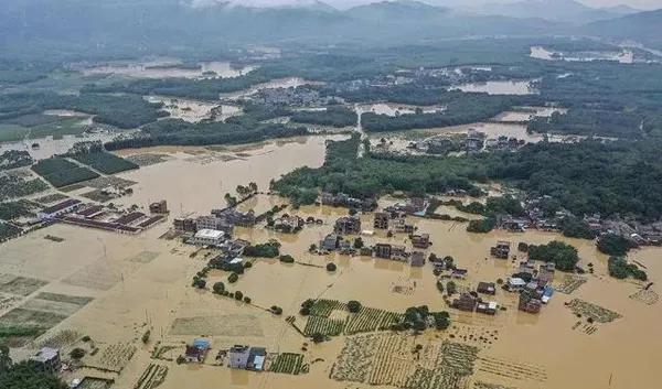 �YԮ���������˕r(sh��)�D�����������ʳƷ���Ї���ͯ��������(hu��)��ٛ(z��ng)���Y30���f