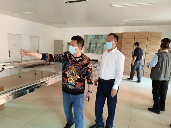 區(qū)委書記張士兆蒞臨秦皇島江洋康達食品科技有限公司實地進行調研并予以指導5.jpg 區(qū)委書記張士兆蒞臨秦皇島江洋康達食品科技有限公司實地進行調研并予以指導5.jpg