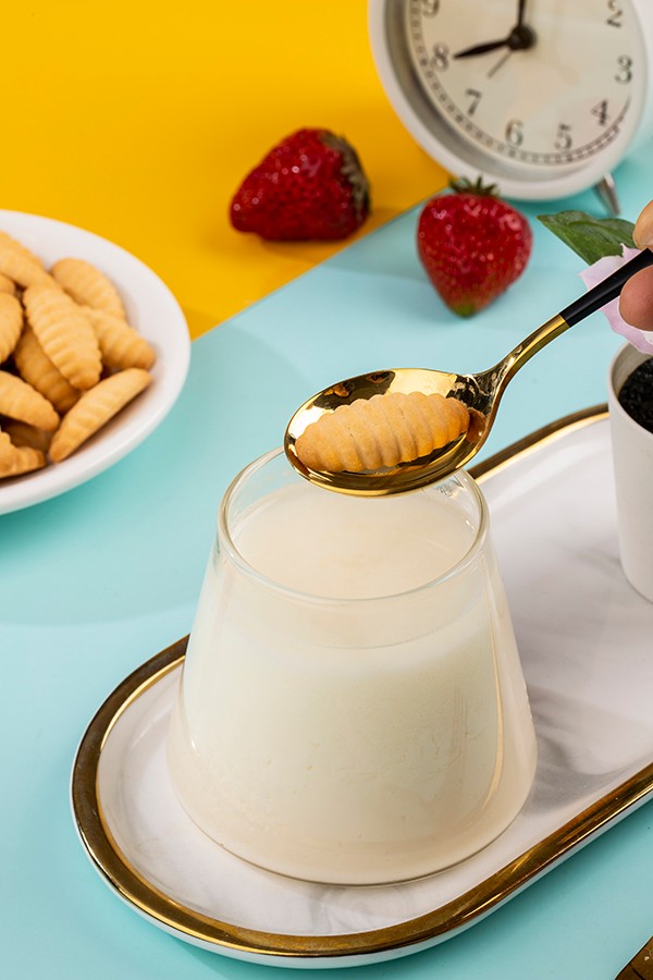 妙恩yingye草莓味營養(yǎng)餅干 毛毛蟲造型3.jpg