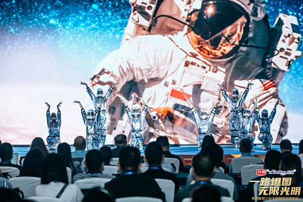 光明致優(yōu)小分子奶粉新品發(fā)布 (4).jpg 光明致優(yōu)小分子奶粉新品發(fā)布 (4).jpg