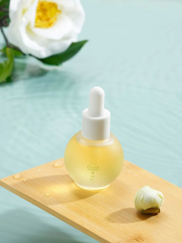 青山紅yinge護(hù)膚茶油產(chǎn)品展示.jpg
