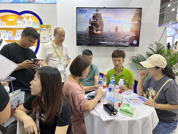 火爆的現場氛圍1.jpg 火爆的現場氛圍1.jpg