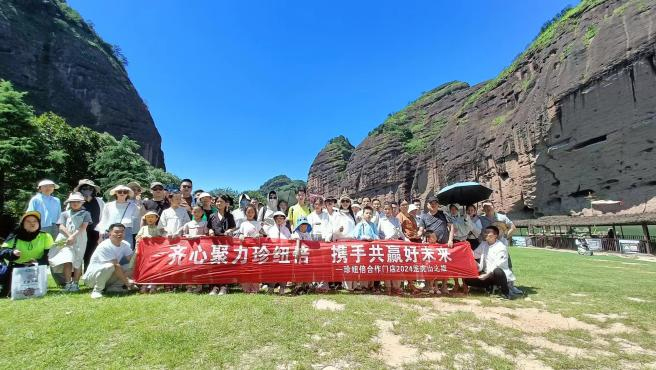 珍紐倍“問道”胖東來 (9).jpg 珍紐倍“問道”胖東來 (9).jpg