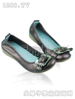 ���`��ɫ����yunfЬ