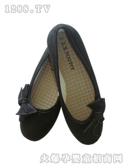 ���ĺ�ɫyunf����Ь