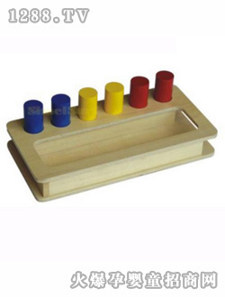 �Ҍ���ɫ�A��Ƕ��