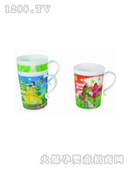 ���ܿɐ�Ů����ͨ��