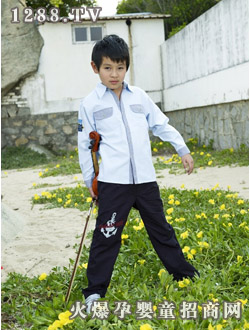 ������ͯ�b09���İ�ɫ����