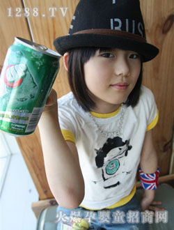 �옷���ϵ�ж����ɫ���b