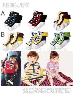 哆啦小貝綁帶鞋襪