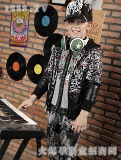 Сë�x��ɫ���y��ͯ���b