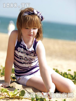 Сľ�R��ɫ�l�yŮͯ����