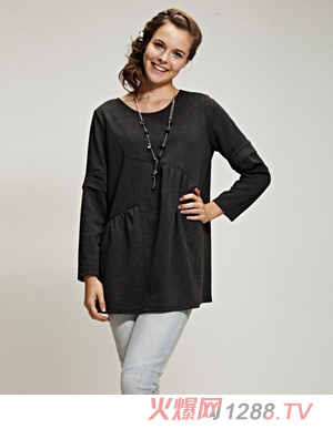 �����ɫ����yunf��