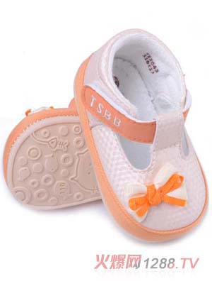 ��ʹ֮�����PU�׃��W(xu��)��Ь��ɫ