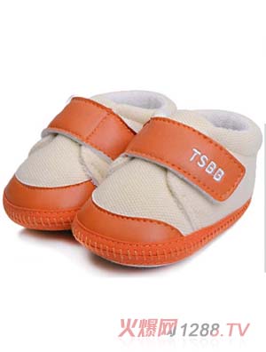 ��ʹ֮����ز�+PU�׃��W(xu��)��Ь��ɫ